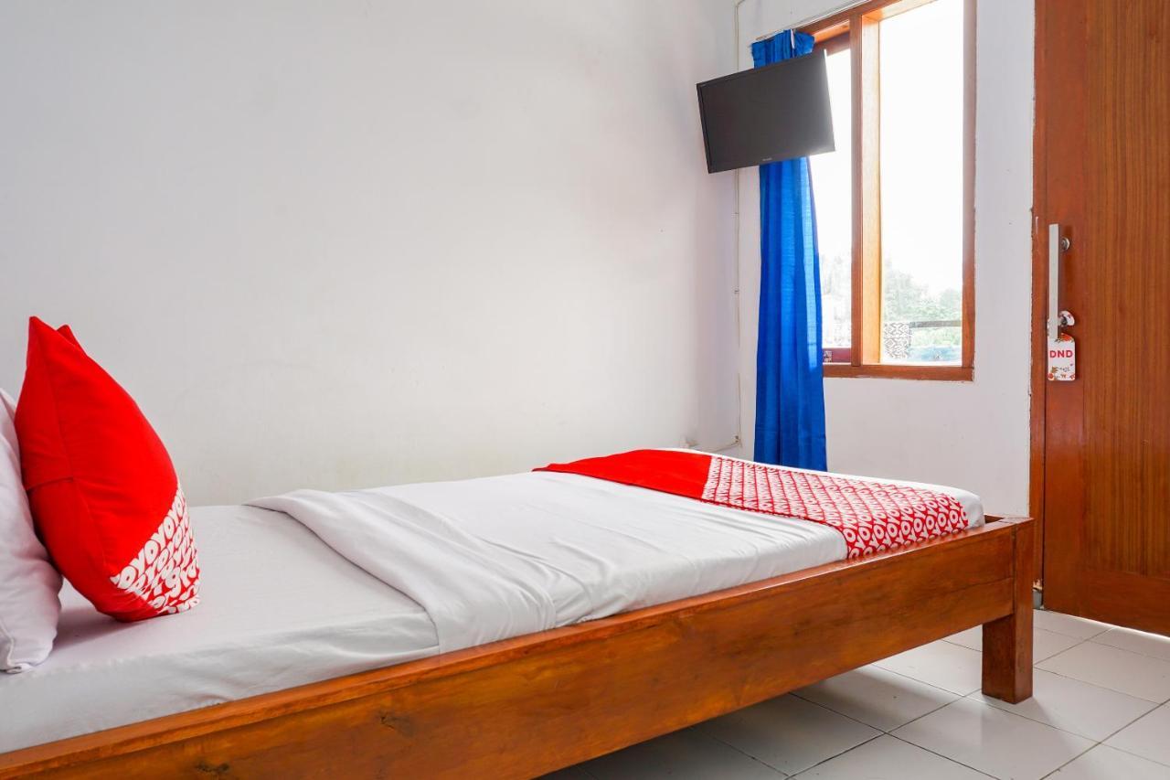 Oyo 569 Cigadung Guest House Syariah Bandung Exteriér fotografie