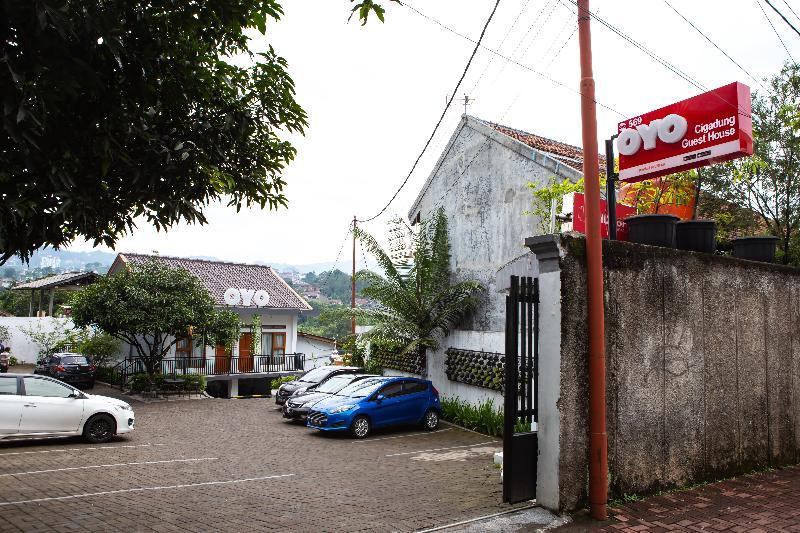 Oyo 569 Cigadung Guest House Syariah Bandung Exteriér fotografie