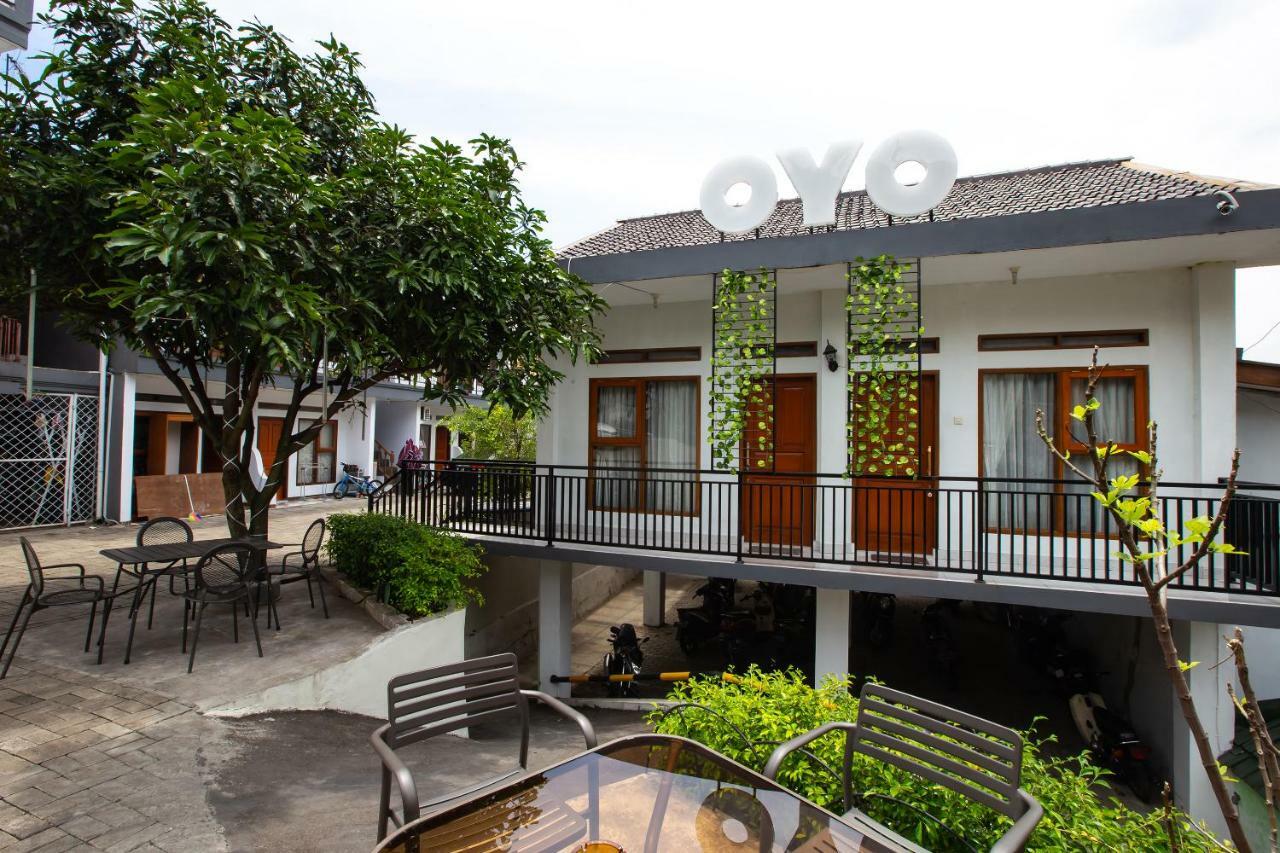 Oyo 569 Cigadung Guest House Syariah Bandung Exteriér fotografie