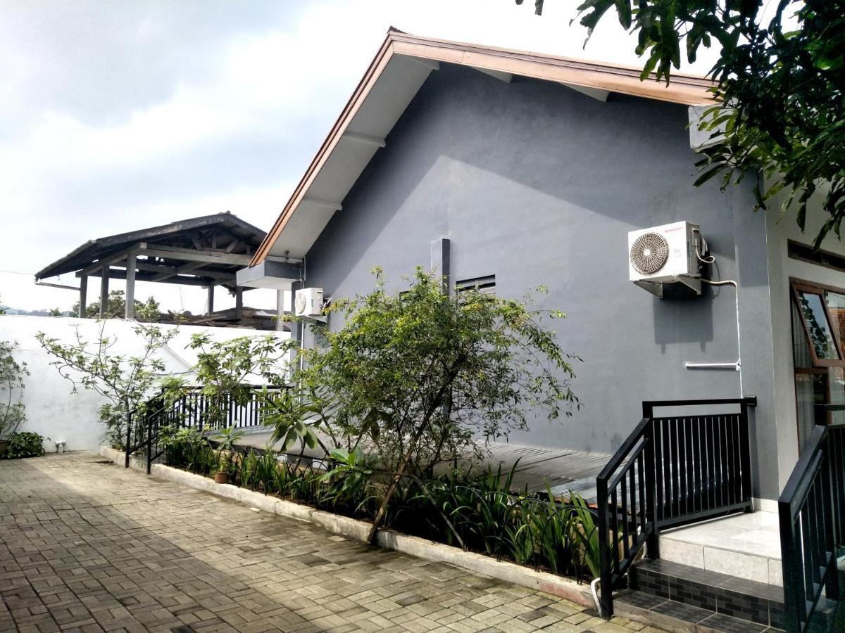 Oyo 569 Cigadung Guest House Syariah Bandung Exteriér fotografie